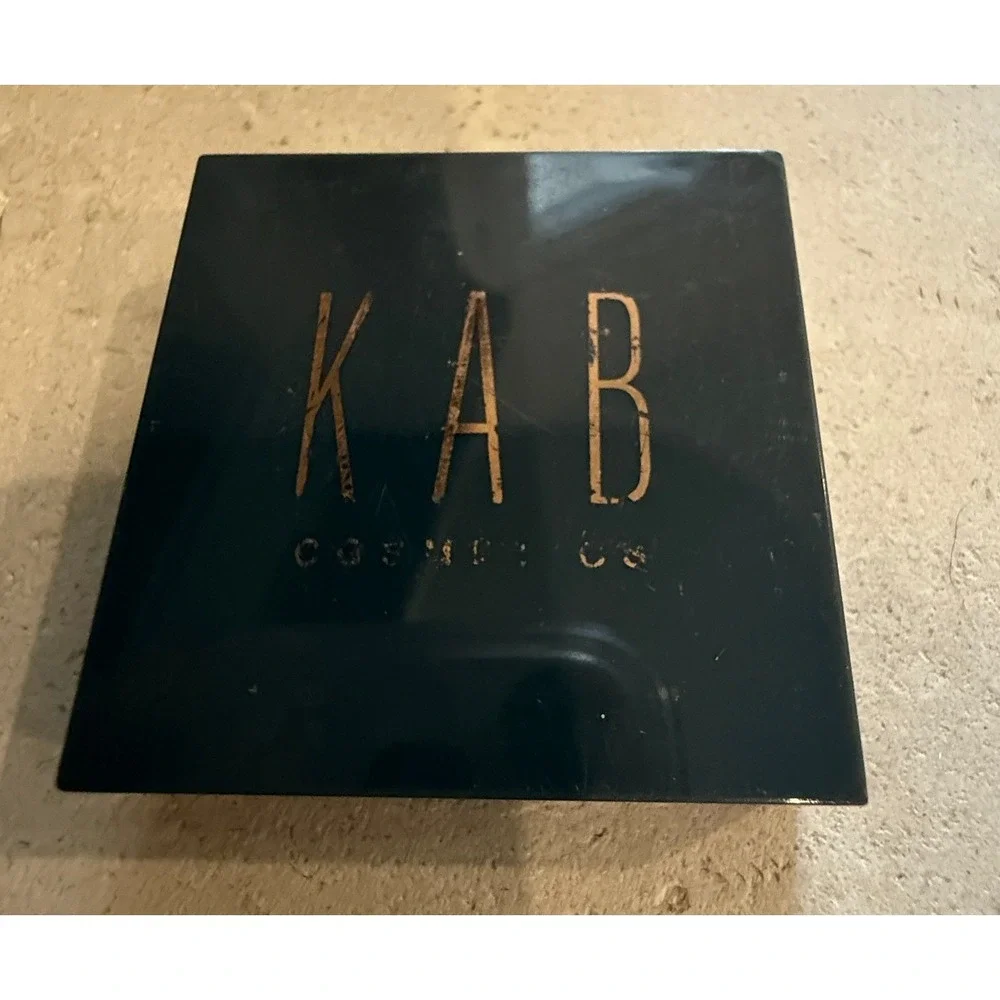 KAB Cosmetics‎ Plum Fairy Eyeshadow Quad Palette 4 Shades Shimmer Matte 3.6g